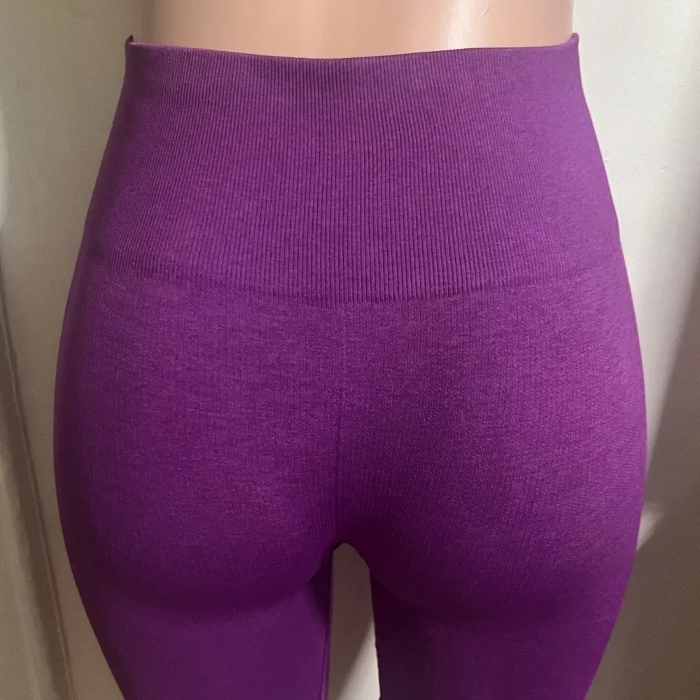 LULULEMON ATHLETICA Women’s Purple Capri Leggings